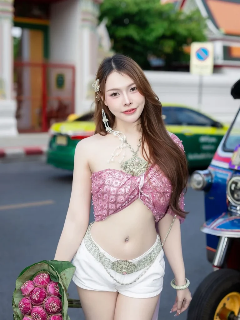 Mojiniim official channels Instagram X Facebook OnlyFans และคำเตือนบัญชีปลอม